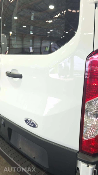 2025 Ford Transit 250 Cargo Van Low Roof 130.0" WB - miniatura 17