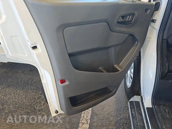 2025 Ford Transit 250 Cargo Van Low Roof 130.0" WB - miniatura 9