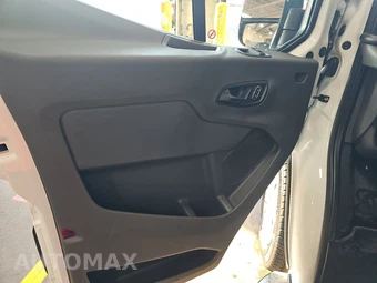 2025 Ford Transit 250 Cargo Van Low Roof 130.0" WB - miniatura 9