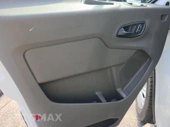 2025 Ford Transit 250 Cargo Van Low Roof 130.0" WB - miniatura 9