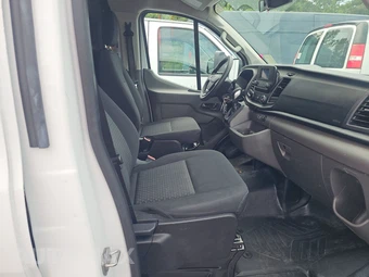 2025 Ford Transit 250 Cargo Van Low Roof 130.0" WB - miniatura 8