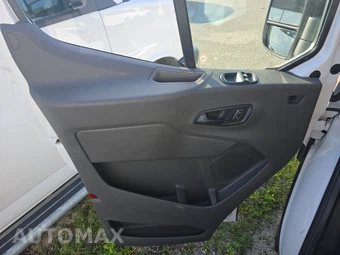 2025 Ford Transit 250 Cargo Van Low Roof 130.0" WB - miniatura 9
