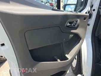 2025 Ford Transit 250 Cargo Van Low Roof 130.0" WB - miniatura 9