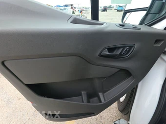 2025 Ford Transit 250 Cargo Van Low Roof 130.0" WB - miniatura 9