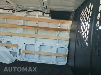 2025 Ford Transit 250 Cargo Van Low Roof 130.0" WB - miniatura 13