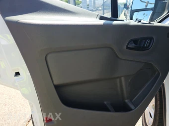 2025 Ford Transit 250 Cargo Van Low Roof 130.0" WB - miniatura 9
