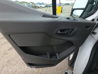 2025 Ford Transit 250 Cargo Van Low Roof 130.0" WB - miniatura 9