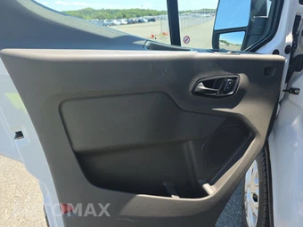 2025 Ford Transit 250 Cargo Van Low Roof 130.0" WB - miniatura 9