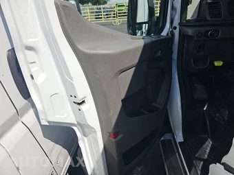 2025 Ford Transit 250 Cargo Van Low Roof 130.0" WB - miniatura 9