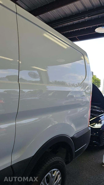 2025 Ford Transit 250 Cargo Van Low Roof 130.0" WB - miniatura 21