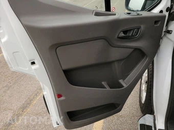 2025 Ford Transit 250 Cargo Van Low Roof 130.0" WB - miniatura 9