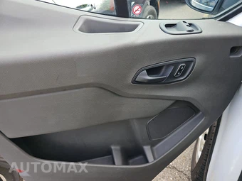 2025 Ford Transit 250 Cargo Van Low Roof 130.0" WB - miniatura 9
