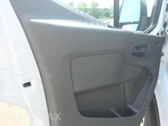 2025 Ford Transit 250 Cargo Van Low Roof 130.0" WB - miniatura 9