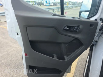 2025 Ford Transit 250 Cargo Van Low Roof 130.0" WB - miniatura 9