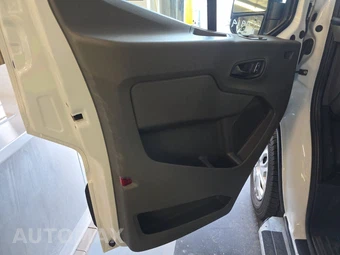 2025 Ford Transit 250 Cargo Van Low Roof 130.0" WB - miniatura 9