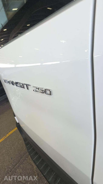 2025 Ford Transit 250 Cargo Van Low Roof 130.0" WB - miniatura 21