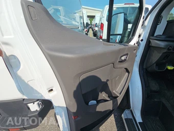 2025 Ford Transit 250 Cargo Van Low Roof 130.0" WB - miniatura 9