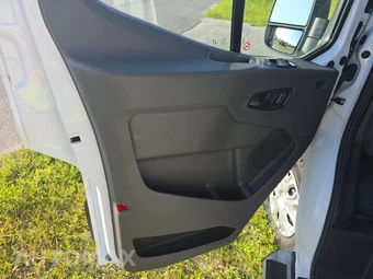 2025 Ford Transit 250 Cargo Van Low Roof 130.0" WB - miniatura 9