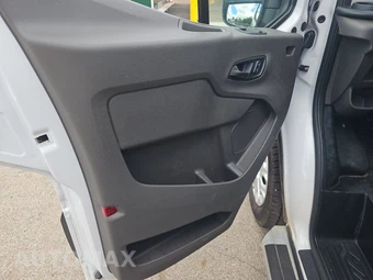 2025 Ford Transit 250 Cargo Van Low Roof 130.0" WB - miniatura 9