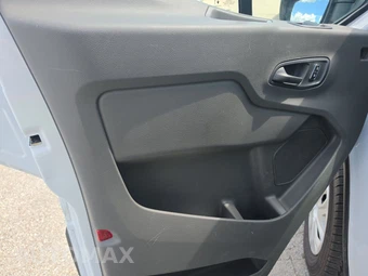 2025 Ford Transit 250 Cargo Van Low Roof 130.0" WB - miniatura 9