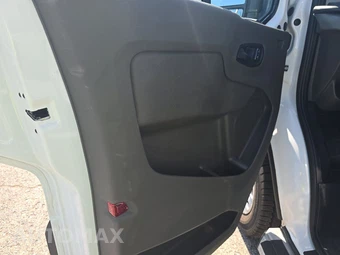 2025 Ford Transit 250 Cargo Van Low Roof 148.0" WB - miniatura 9