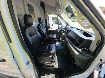 2025 Ford Transit 250 Cargo Van Medium Roof 148.0" WB - miniatura 17