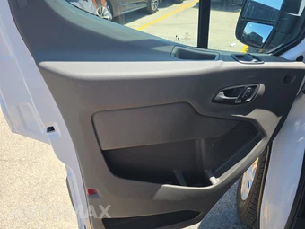 2025 Ford Transit Passenger Van XLT Medium Roof 148.0" WB - miniatura 9