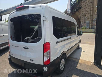 2025 Ford Transit Passenger Van XLT Medium Roof 148.0" WB - miniatura 3