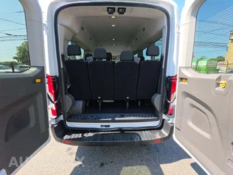 2025 Ford Transit Passenger Van XLT Medium Roof 148.0" WB - miniatura 15