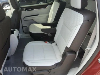 2025 GMC Acadia Denali 5SA - miniatura 9