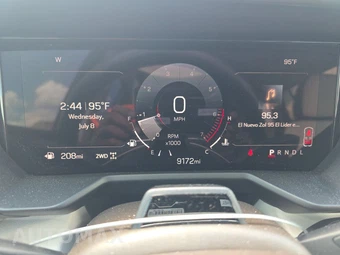 2025 GMC Acadia Denali 5SB - miniatura 12