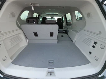 2025 GMC Acadia Denali 5SB - miniatura 17