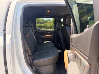 2025 GMC Canyon AT4 Crew Cab Medium Bed 4SG - miniatura 14
