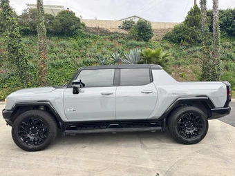 2025 GMC HUMMER EV Pickup 2X Crew Cab Short Bed - miniatura 4