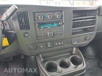 2025 GMC Savana 2500 Cargo Van 1WT 135.0" WB - miniatura 10