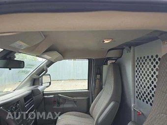 2025 GMC Savana 2500 Cargo Van 1WT 135.0" WB - miniatura 11