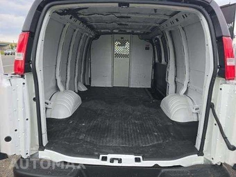2025 GMC Savana 2500 Cargo Van 1WT 135.0" WB - miniatura 13