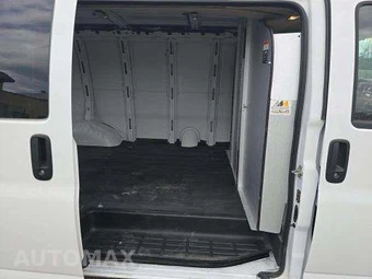 2025 GMC Savana 2500 Cargo Van 1WT 135.0" WB - miniatura 15