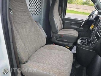 2025 GMC Savana 2500 Cargo Van 1WT 135.0" WB - miniatura 17