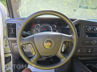 2025 GMC Savana 2500 Cargo Van 1WT 135.0" WB - miniatura 10
