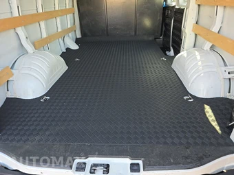 2025 GMC Savana 2500 Cargo Van 1WT 135.0" WB - miniatura 15