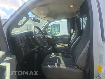 2025 GMC Savana 2500 Cargo Van 1WT 135.0" WB - miniatura 7