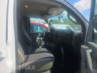 2025 GMC Savana 2500 Cargo Van 1WT 135.0" WB - miniatura 8