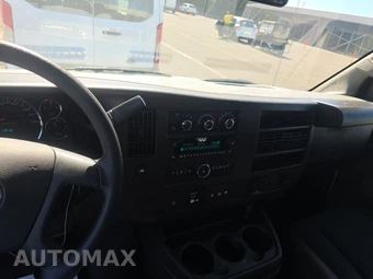 2025 GMC Savana 2500 Cargo Van 1WT 135.0" WB - miniatura 11