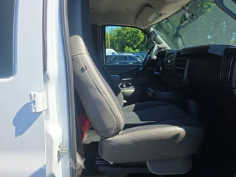 2025 GMC Savana 2500 Cargo Van 1WT 135.0" WB - miniatura 8