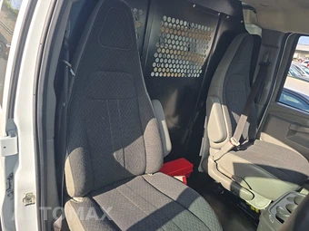 2025 GMC Savana 2500 Cargo Van 1WT 135.0" WB - miniatura 8