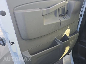 2025 GMC Savana 2500 Cargo Van 1WT 135.0" WB - miniatura 9