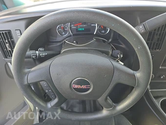 2025 GMC Savana 2500 Cargo Van 1WT 135.0" WB - miniatura 10