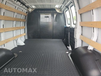 2025 GMC Savana 2500 Cargo Van 1WT 135.0" WB - miniatura 15