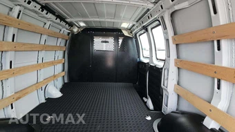 2025 GMC Savana 2500 Cargo Van 1WT 135.0" WB - miniatura 17